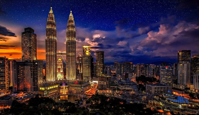 The scenery of Kuala Lumpur Twin Towers and the cities